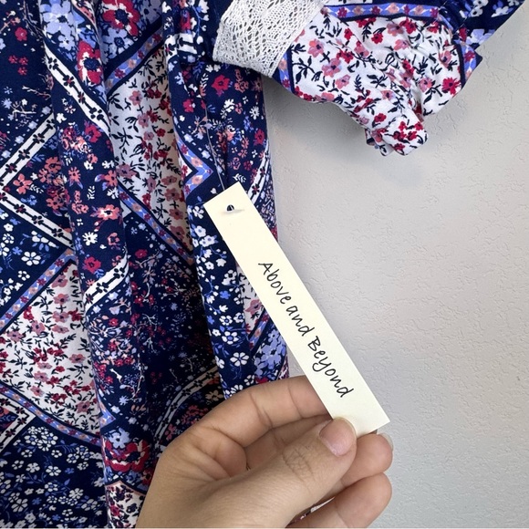 NWT Above & Beyond Women´s Blouse with Floral Desing Size L - Picture 9 of 11